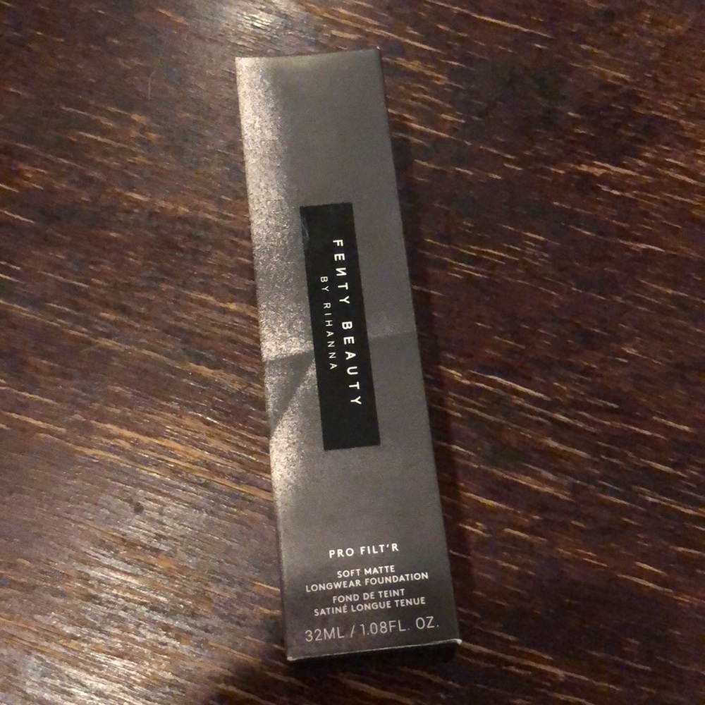 FENTY PRO FILT’R  SOFT MATTE LONGWEAR FOUNDATION - Picture 8 of 8